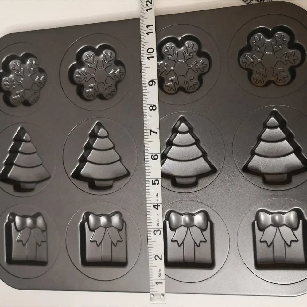 WILTON Christmas Treats Made Simple Holiday Shapes Cookie Pan Gifts Bakeware